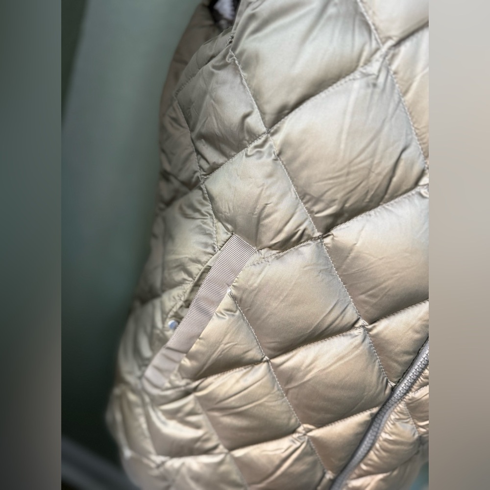 Lululemon Reversible Vest - Picture 10 of 15